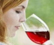 donna_vino_rosso