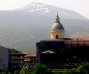 randazzo-duomoSfondoEtna