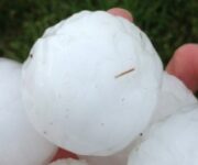 Grandine-di-6-cm-di-diametro