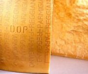 forma-intera-parmigiano-reggiano-grande