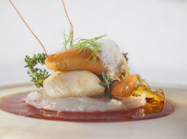 scampo-battuto-con-gazpacho-di-fragole