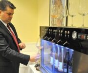 roberto_raciti_wine_taste