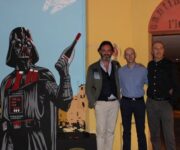 da_sinistra_Eugenio_Fontana_con_gli_artisti_Enrique_Martin_e_Raul_San_Cristoba_e_il_murales_realizzato_nella_Cantina_Tenuta_del_Buonamico