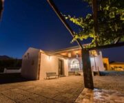 A-Tirrazza-nfacci-o-puzzu-tenuta-voscenza-1