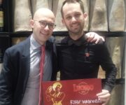 Leonardo_Vena_amministratore_delegato_del_Gruppo_Lucano_con_il_vincitore_della_Lucano_Bartender_Competition_Ryan_Wainwright