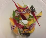 Calamaretti_spillo_ripieni_con_crema_di_cima_cicoria_misticanza_e_noci