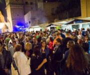 Blue_Sea_Land__visitatori_per_le_strade_dellExpo