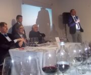 da_sx_Marco_Sabellico_Riccardo_Cotarella_Davide_Tias_in_piedi_Attilio_Scienza_Valentino_Di_Campli