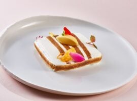 PANE_TOSTATO_AL_LATTE_MOUSSE_DI_MAIS_ANANAS_E_LIQUIRIZIA