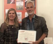 Marco_Simonit_con_la_Presidente_dellOIV_Regina_Vanderlinde