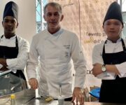 Pasquale_Caliri_ed_i_sous_chef_Anoji_Sandaruwan_e_Richard_Garcia_1