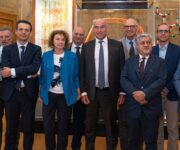 Il_rettore_Ferruccio_Resta_con_i_partner_del_nuovo_corso_di_laurea_magistrale_del_Politecnico