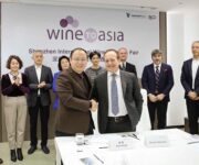 Alan_Hung_Shenzhen_Pacco_Ceo_-_Giovanni_Mantovani_dg_Veronafiere