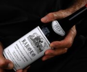 La_Bottiglia_1_-_Barolo_DOCG_Vigna_Rionda_Ester_Canale_Rosso