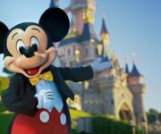 Mickey_Mouse_-_Disneyland_Paris