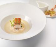 Trancio_di_scorfano_gratinato_scampi_e_purea_di_fagioli_di_Controne