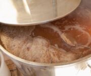 La_bollitura_del_mosto_per_il_Moscato_di_Saracena