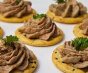 202211_-_3_-_Crostini_di_polenta_ai_fegatini_e_birra