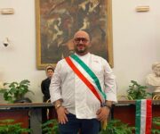 Francesco_Arena_con_la_fascia_tricolore