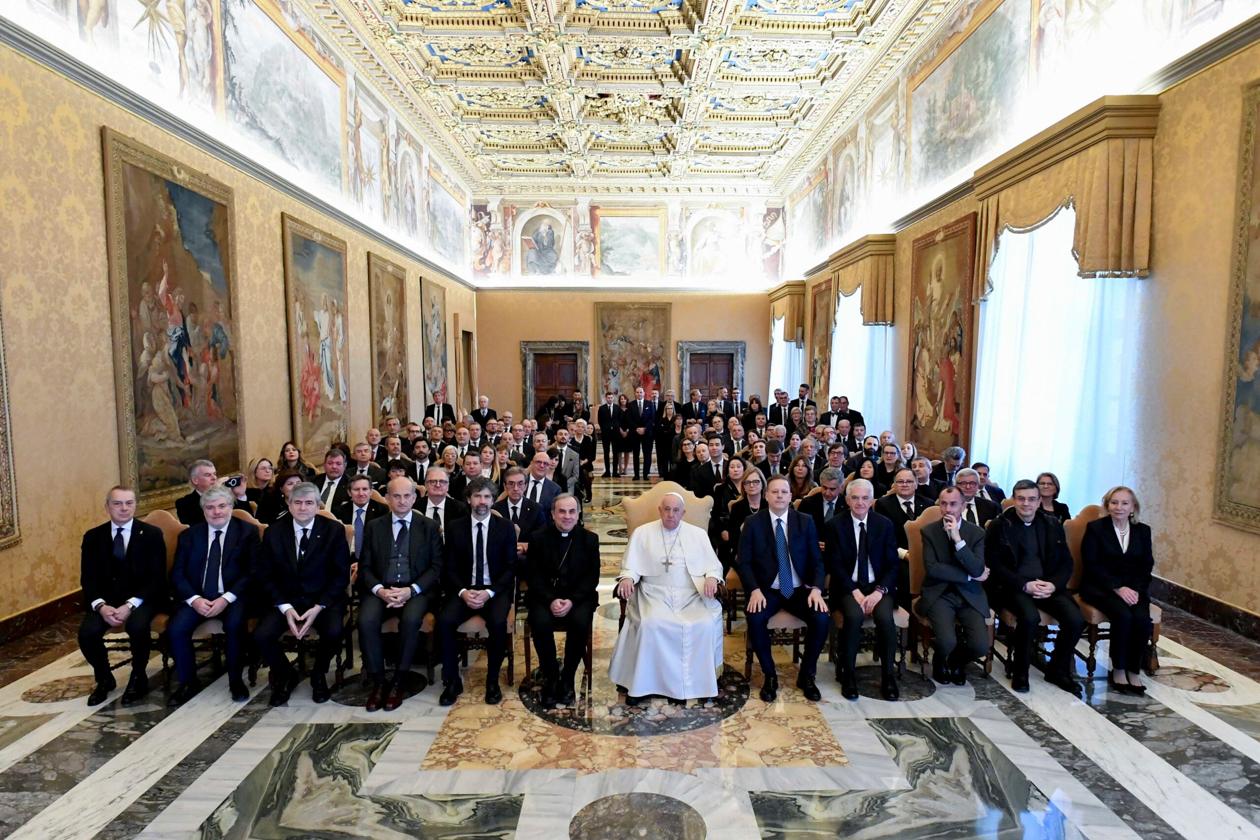 Foto di gruppo con il Santo Padre – ph VaticanMedia