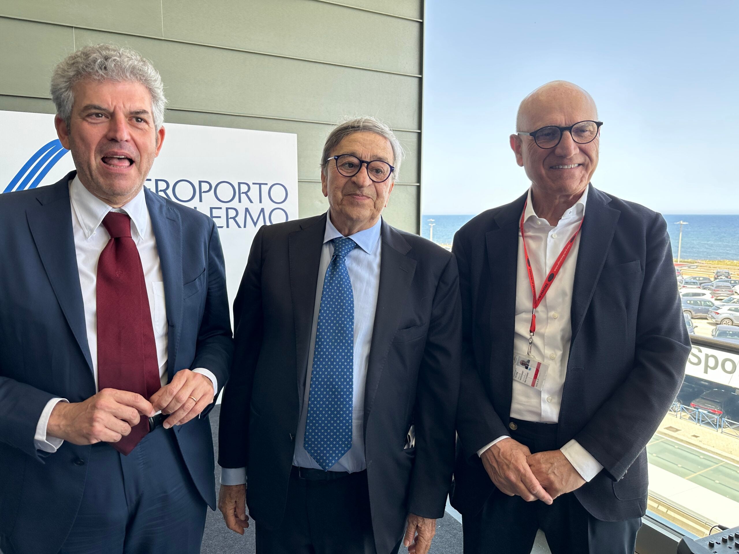 I vertici Gesap: da sinistra il presidente Salvatore Burrafato, l’amministratore delegato Vito Riggio e il direttore generale Natale Chieppa