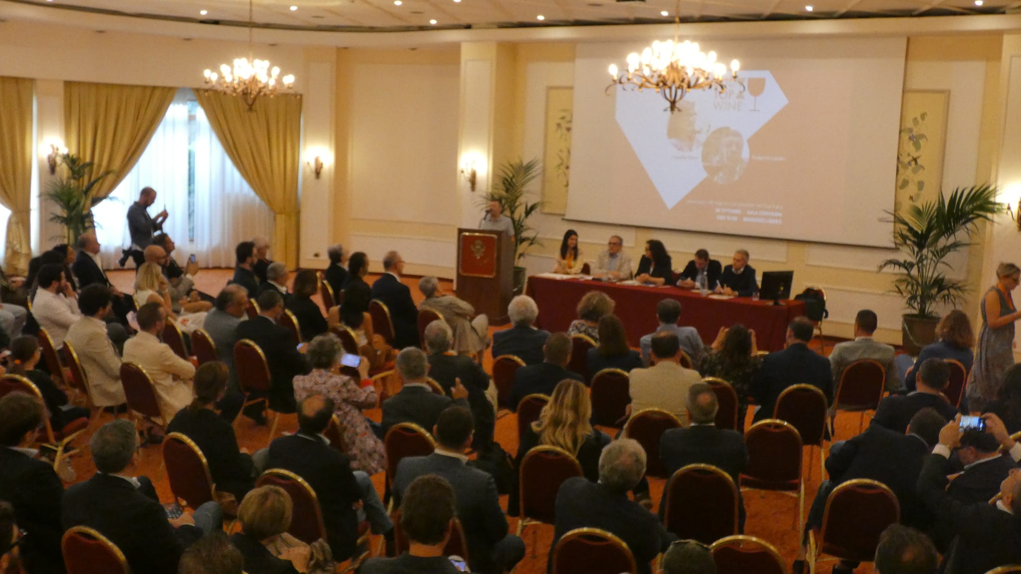 La premiazione a Taormina Gourmet del concorso Sud Top Wine – ph Vincenzo Ganci, Migi Press