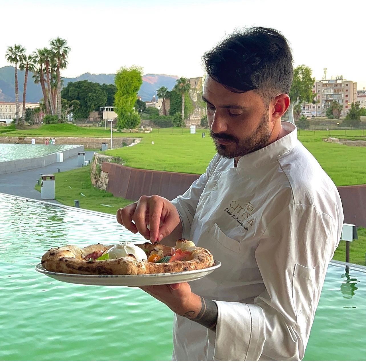Francesco La Fiura, pizzaiolo del ristorante Citysea di Palermo
