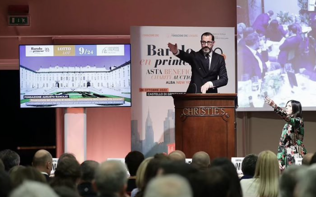 Un momento dell’asta di Barolo en primeur 2024