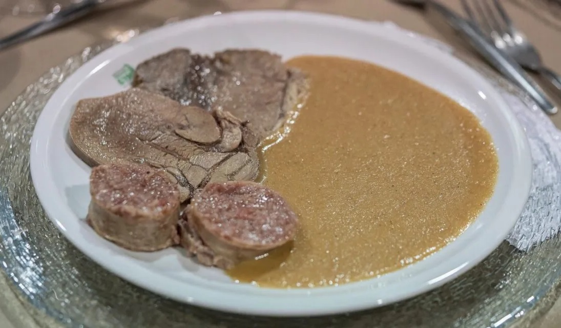 Bollito con pearà