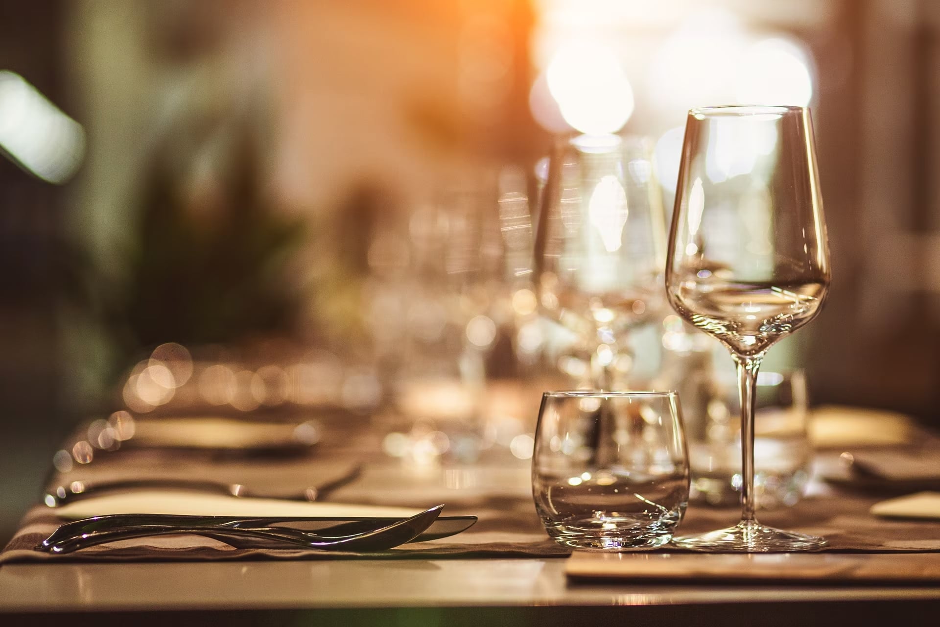 Tavola apparecchiata