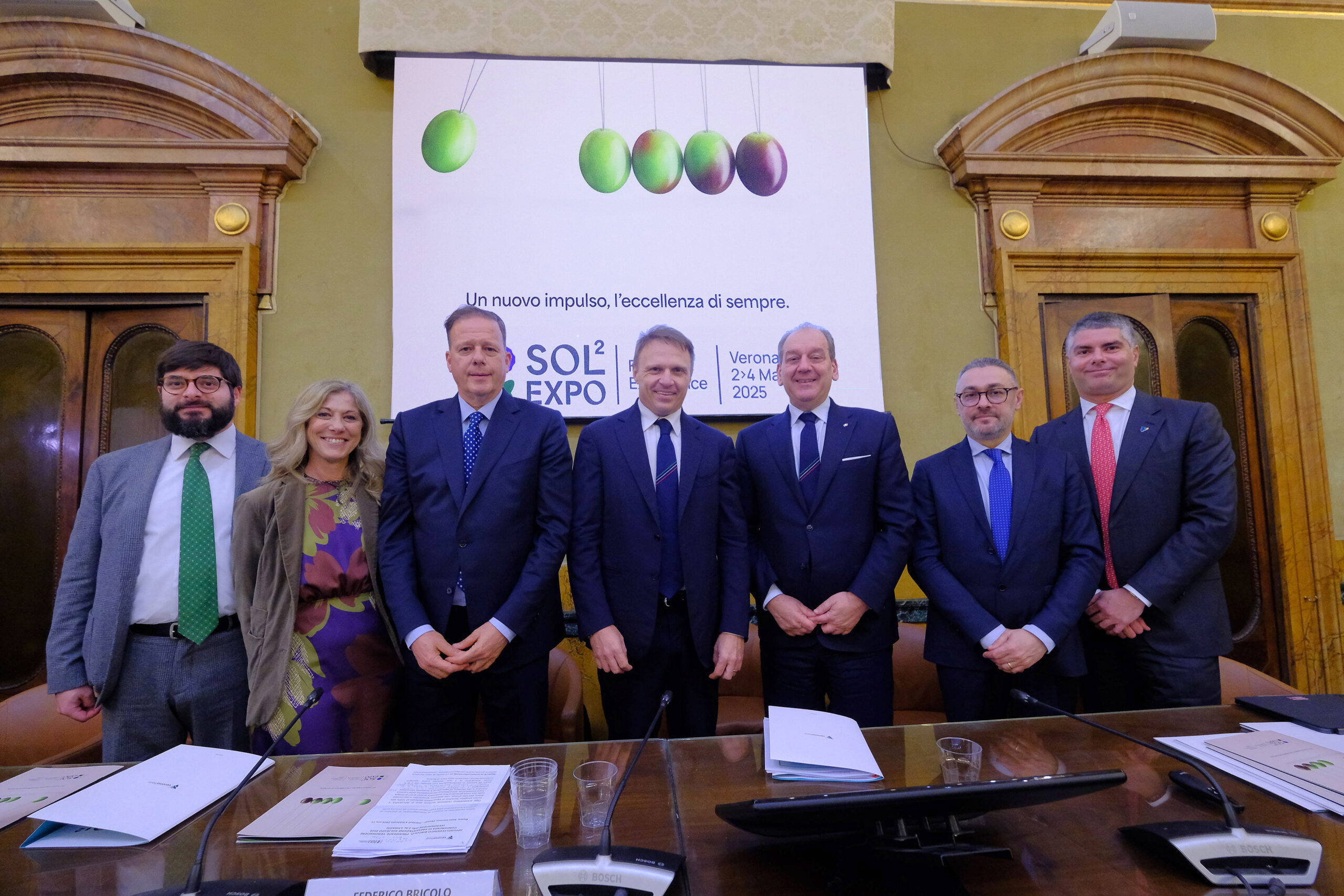 Pietro Giovanni Trincanato, Antonella Capriotti, Federico Bricolo, Francesco Lollobrigida, Patrizio La Pietra, Denis Pantini, Adolfo Rebughini – ph Ennevi VeronaFiere