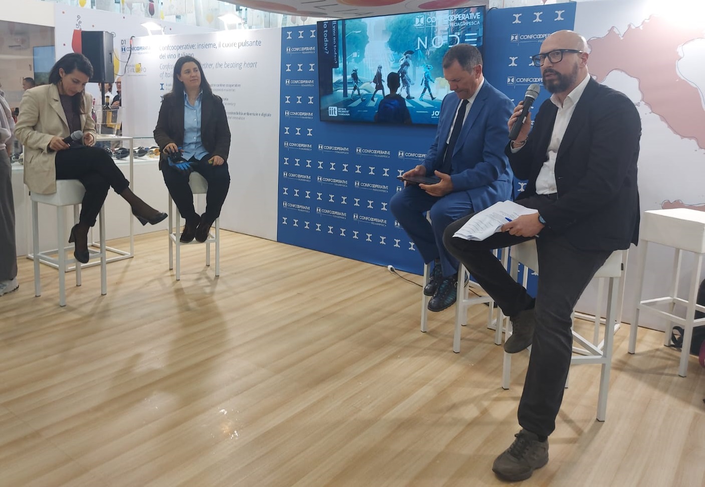 Un momento dell’incontro sull’innovazione organizzato da ConfCooperative