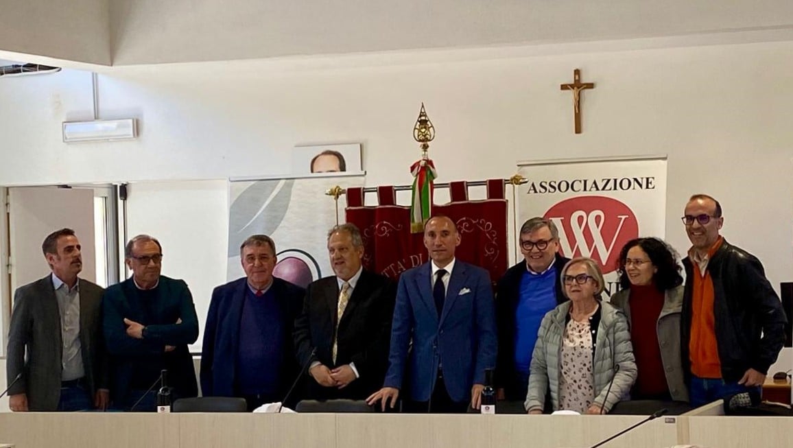 La firma della convenzione per il museo del vino