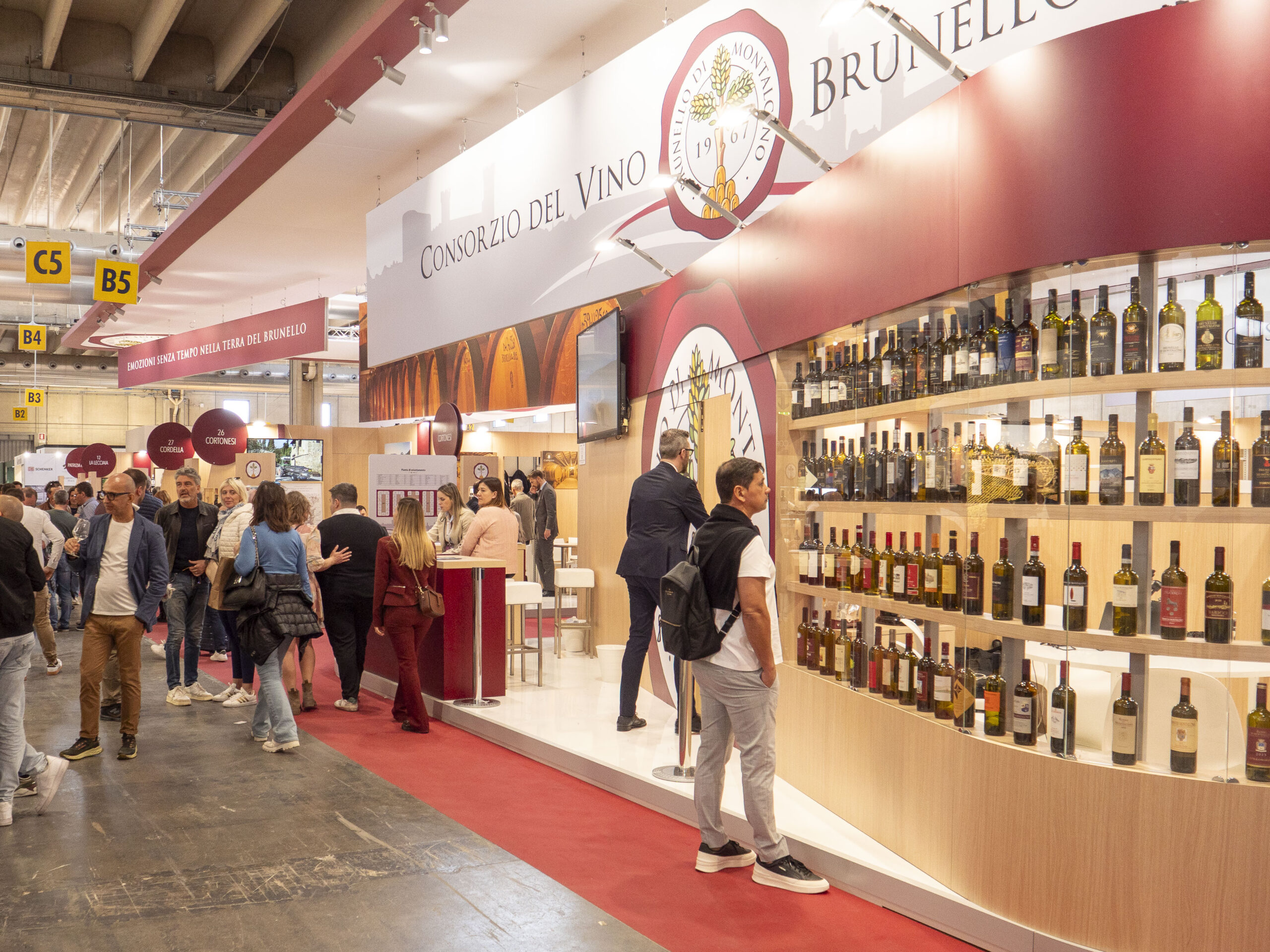 Lo stand del consorzio Brunello di Montalcino al Vinitaly