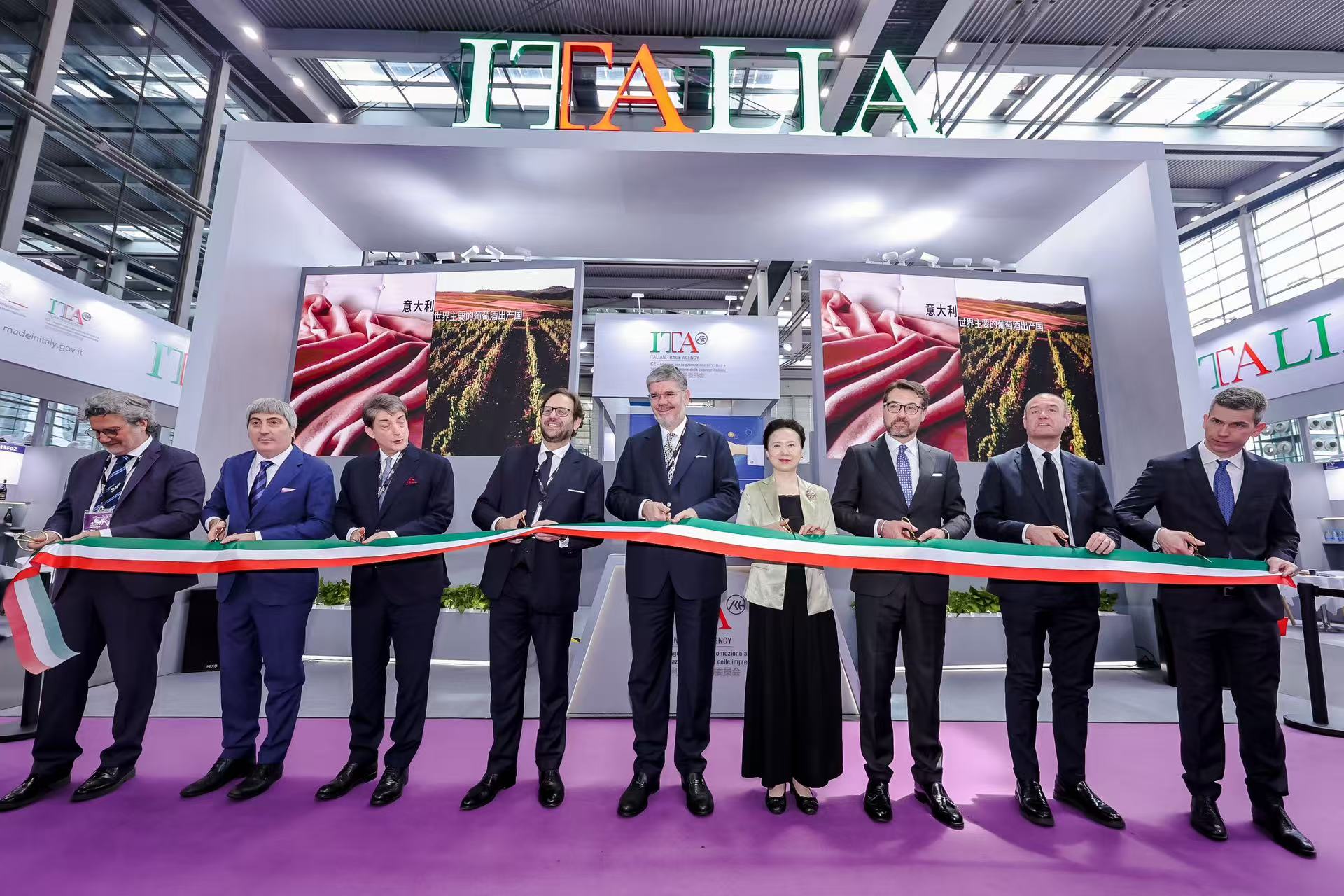 Wine to Asia 2025, il taglio del nastro – ph Ennevi VeronaFiere