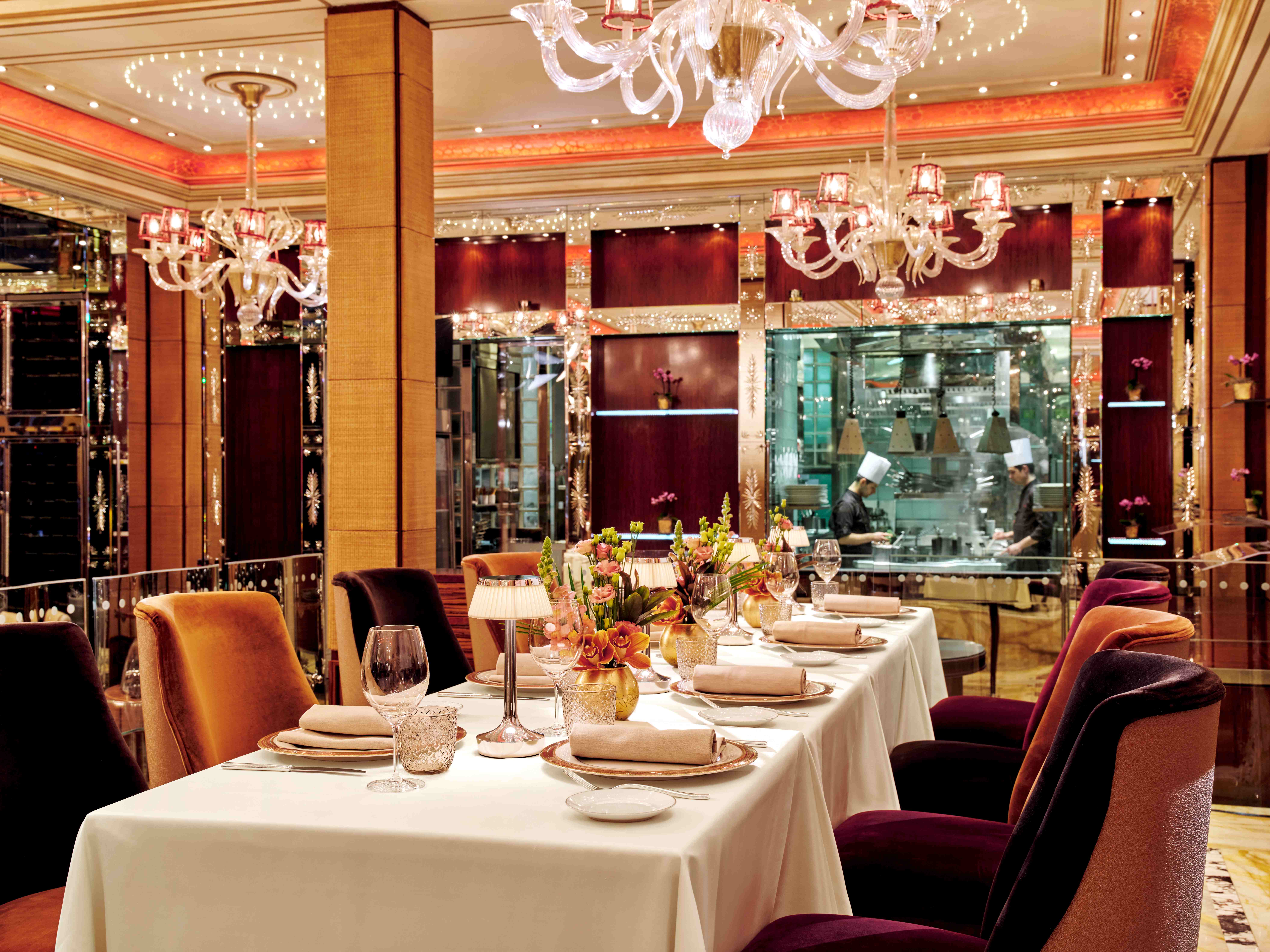 Il ristorante Acanto presso l’hotel Principe di Savoia a Milano