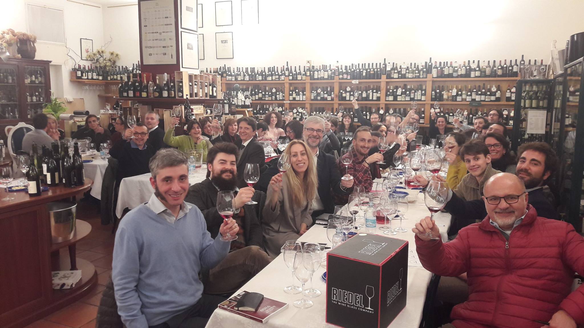 Un corso di degustazione da Enoclub a Milano