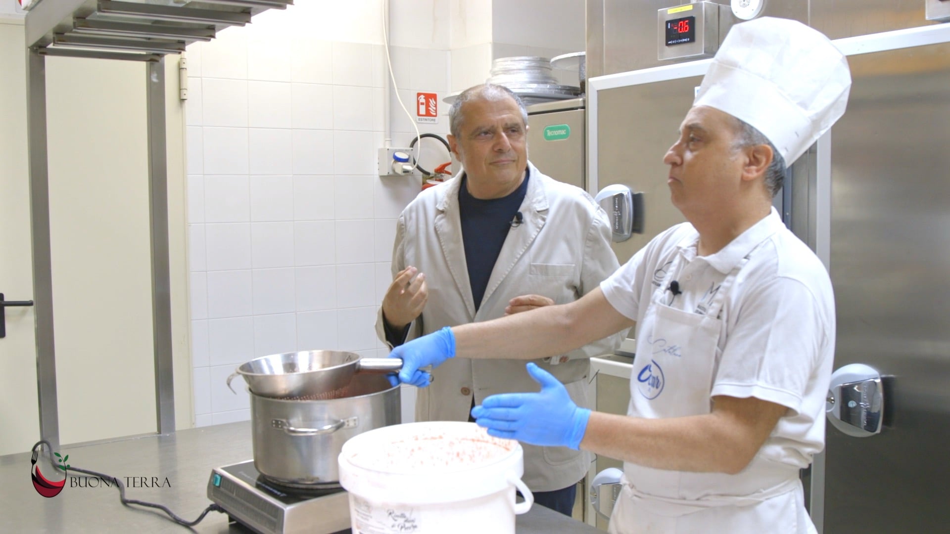 Fabrizio Carrera con Giovanni Catalano, pastry chef della pasticceria Oscar di Palermo