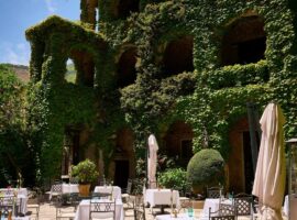 La Corte degli Dei – Palazzo Acampora