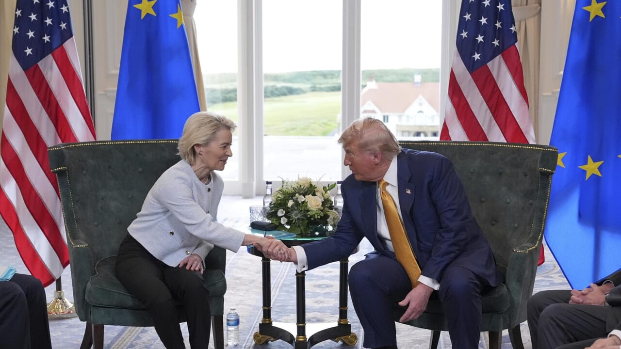 L’incontro fra Ursula von der Leyen e Donald Trump