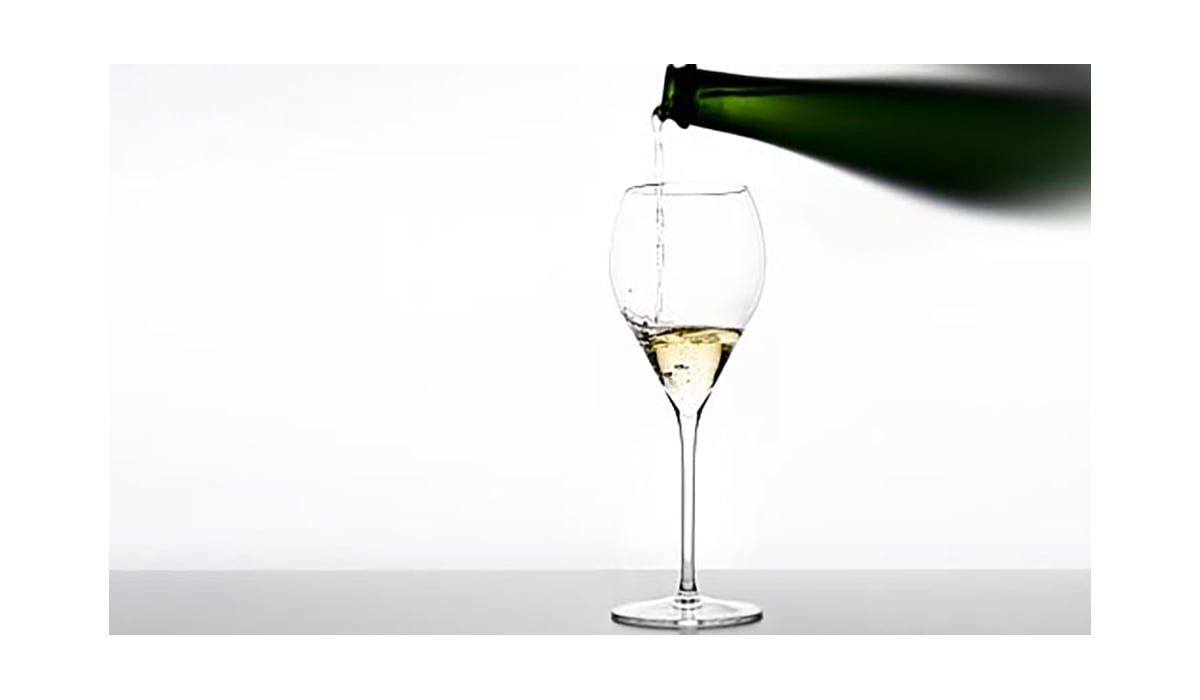 Nella foto un calice di spumante