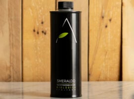 L’olio extravergine di oliva biologico Smeraldo di Agricola Agorà
