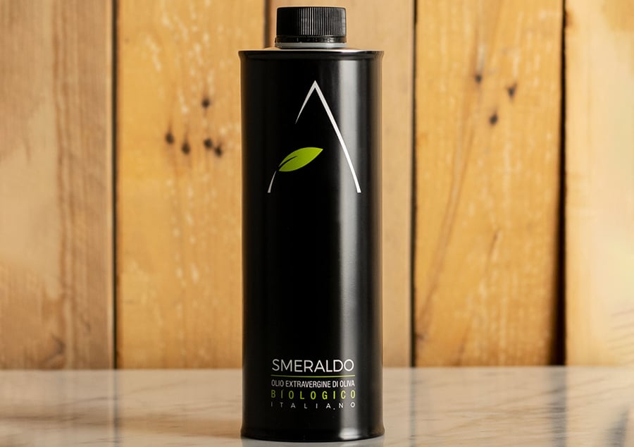 L’olio extravergine di oliva biologico Smeraldo di Agricola Agorà