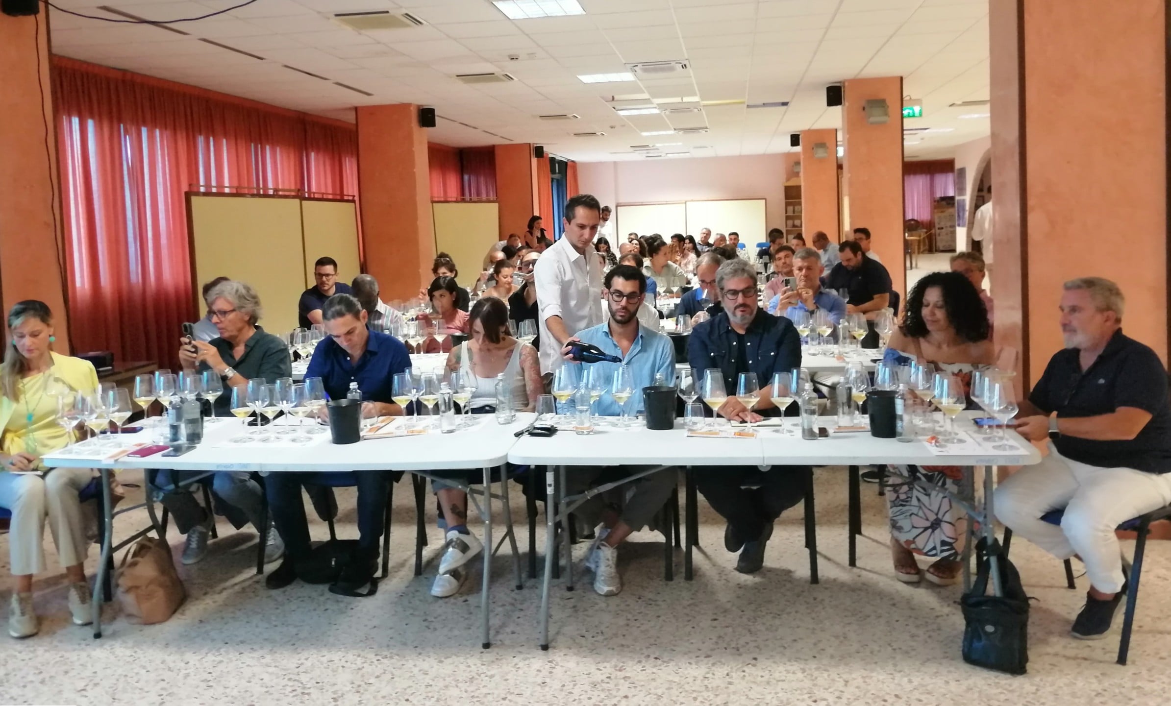 La Masteclass “L’Etna tra i Territori dei Grandi Bianchi” a ViniMilo 2025