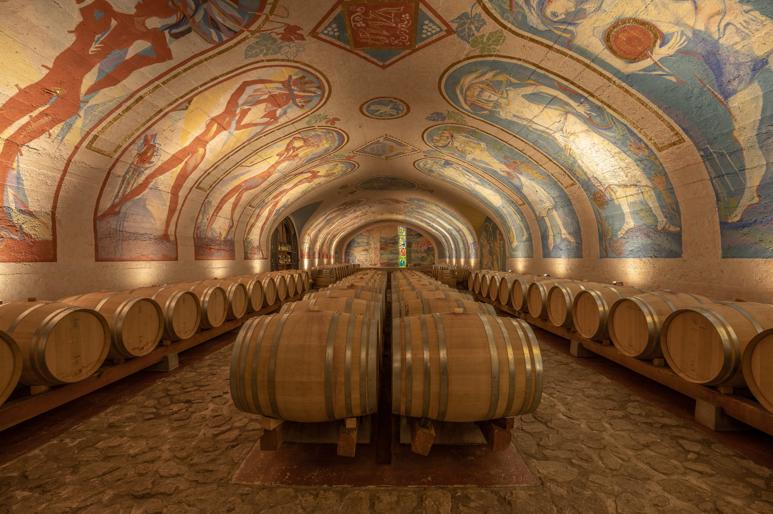 La barricaia realizzata dall’artista altoatesino Robert Scherer