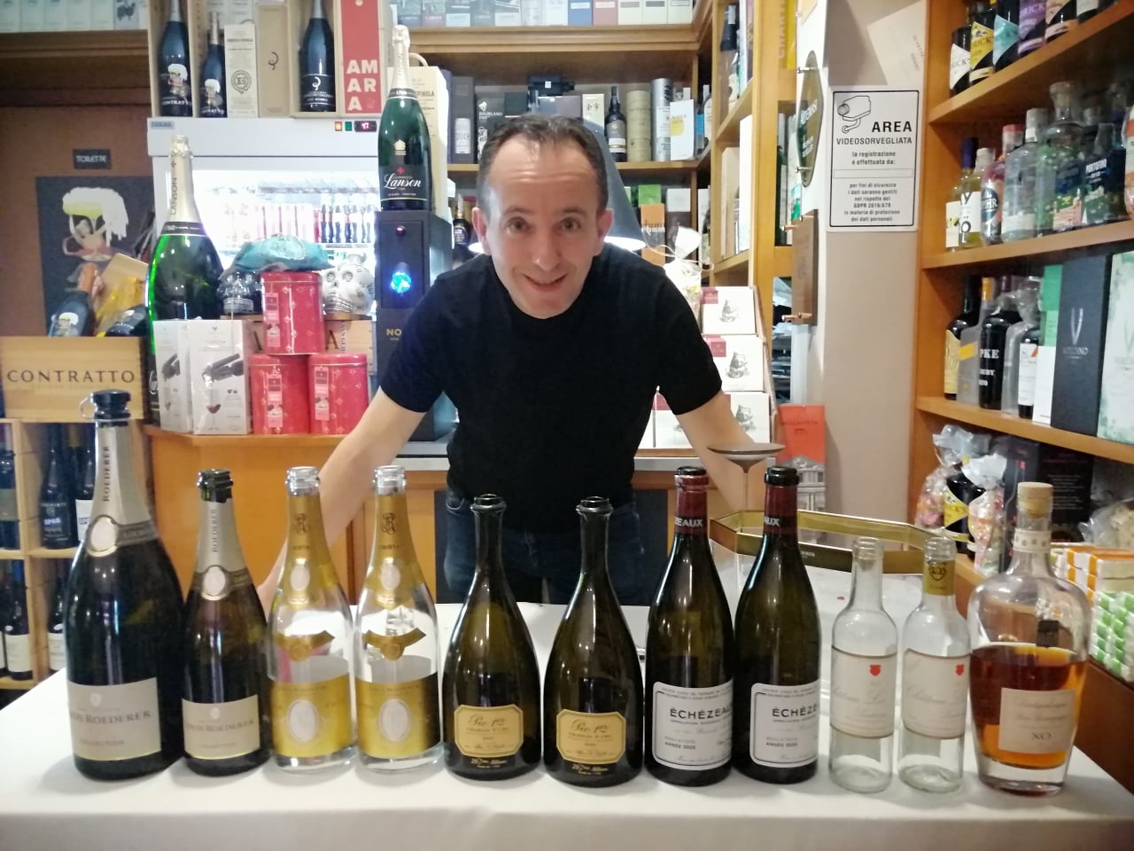 Claudio Lo Voi con i vini della serata