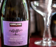 Bottiglia di Kirkland Signature Prosecco Valdobbiadene ritirata dagli scaffali