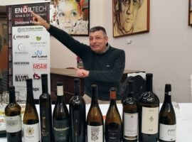 Federico Latteri e la batteria di vini