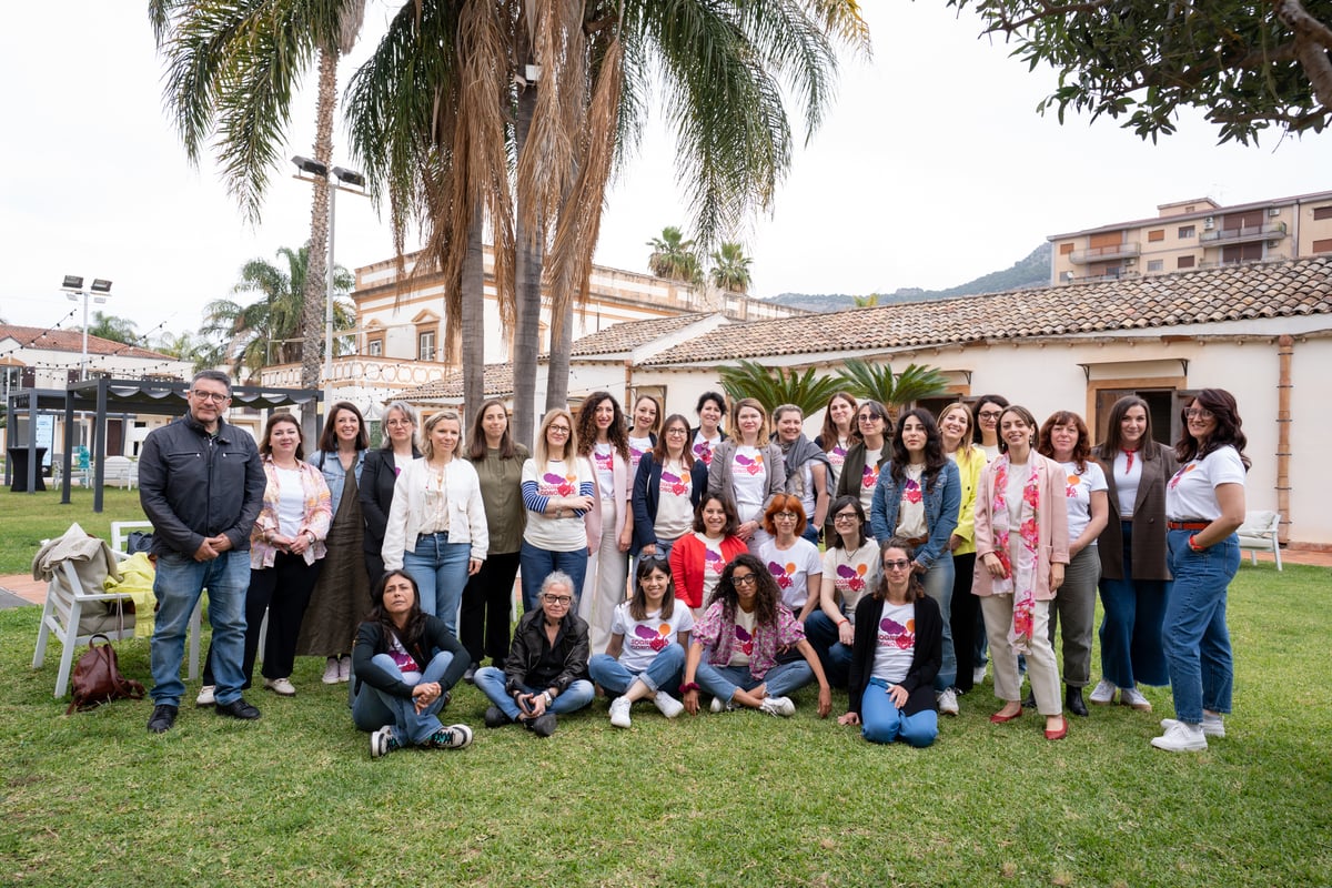 Foto di gruppo delle partecipanti al progetto Donne Smart nel Wine & Food