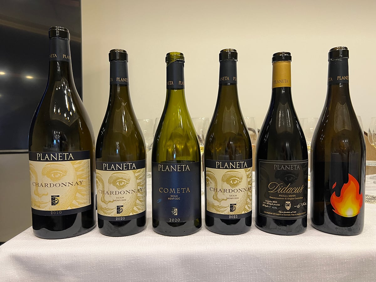 Le etichette della masterclass dei vini Planeta